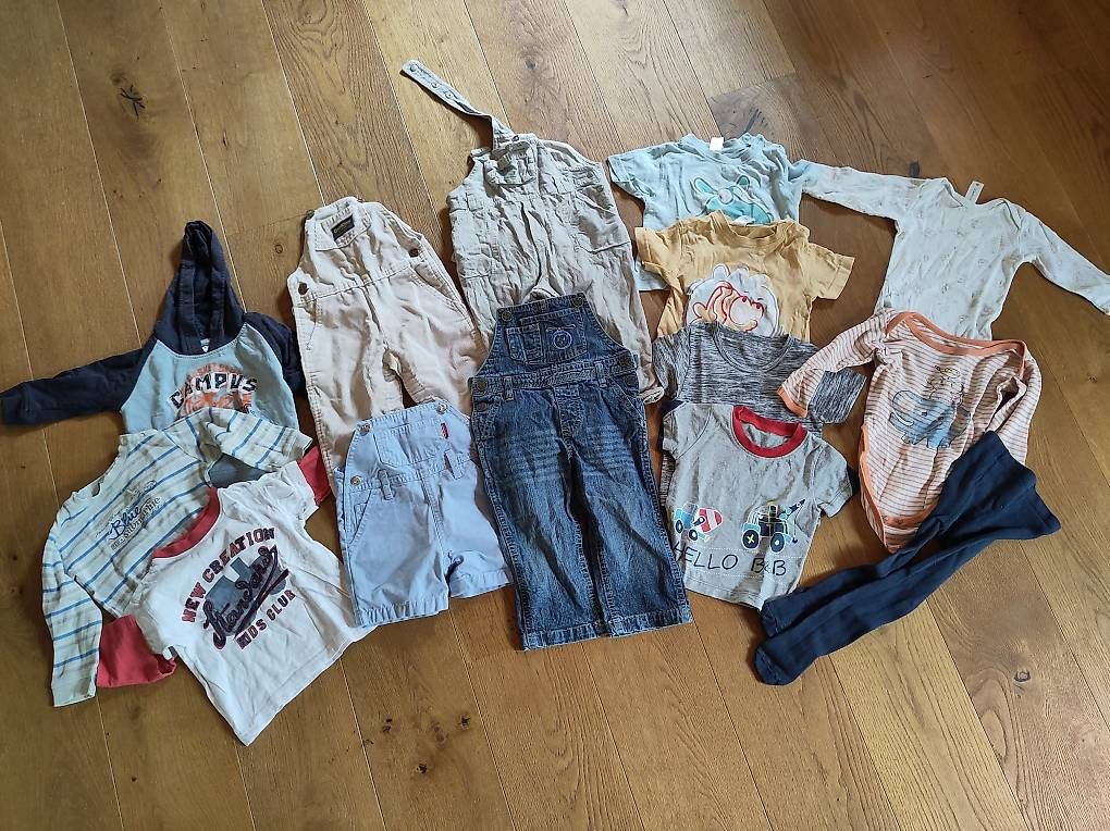 Lotti & Set di vestiti: Kleiderpaket Grösse 74 – Usato da Igis venduto da Ricema