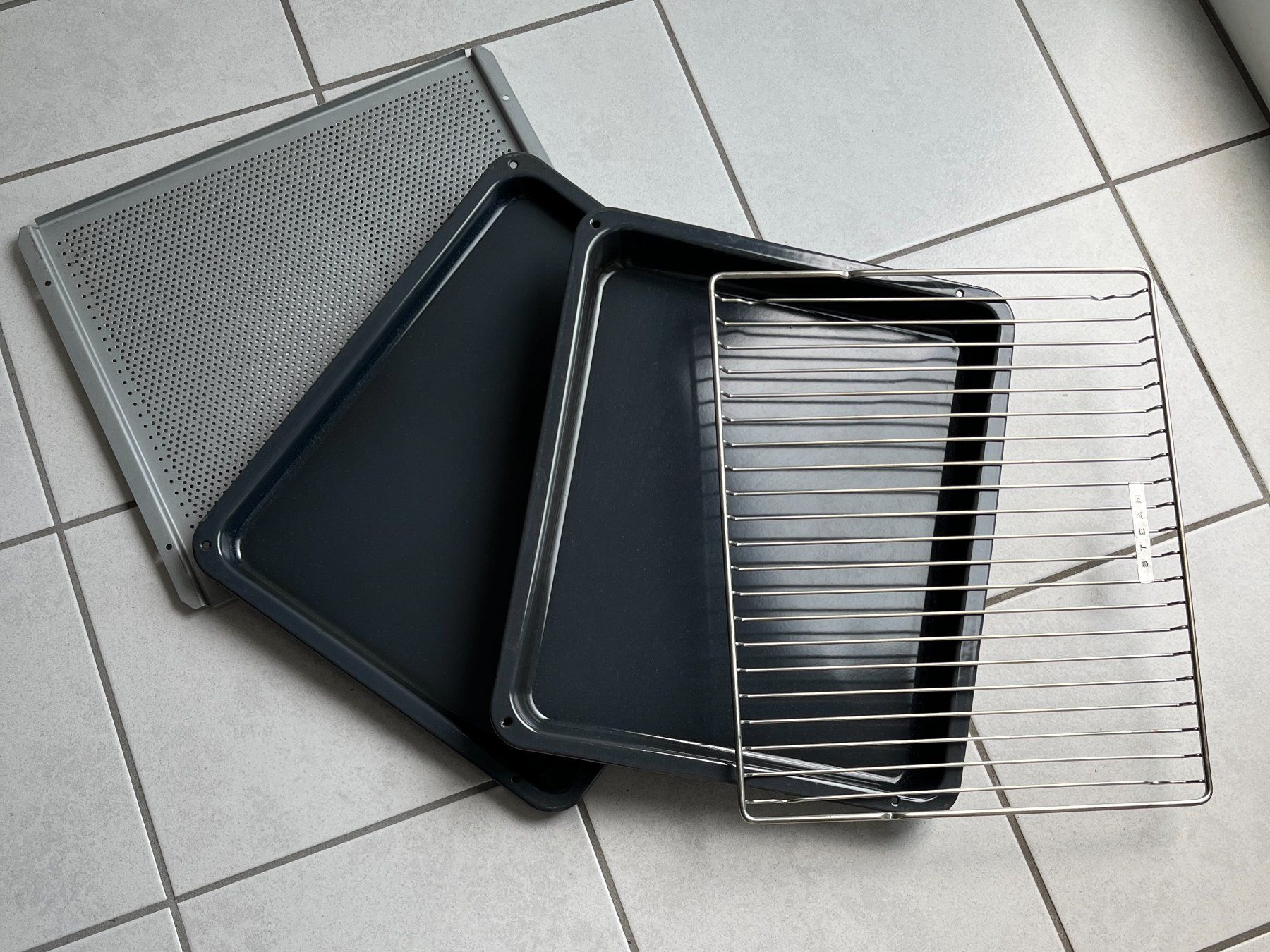 Electrolux Backöfen: Backofenbleche zu Elektrolux Backofen – Gebraucht aus Lohn - Ammannsegg von blume146