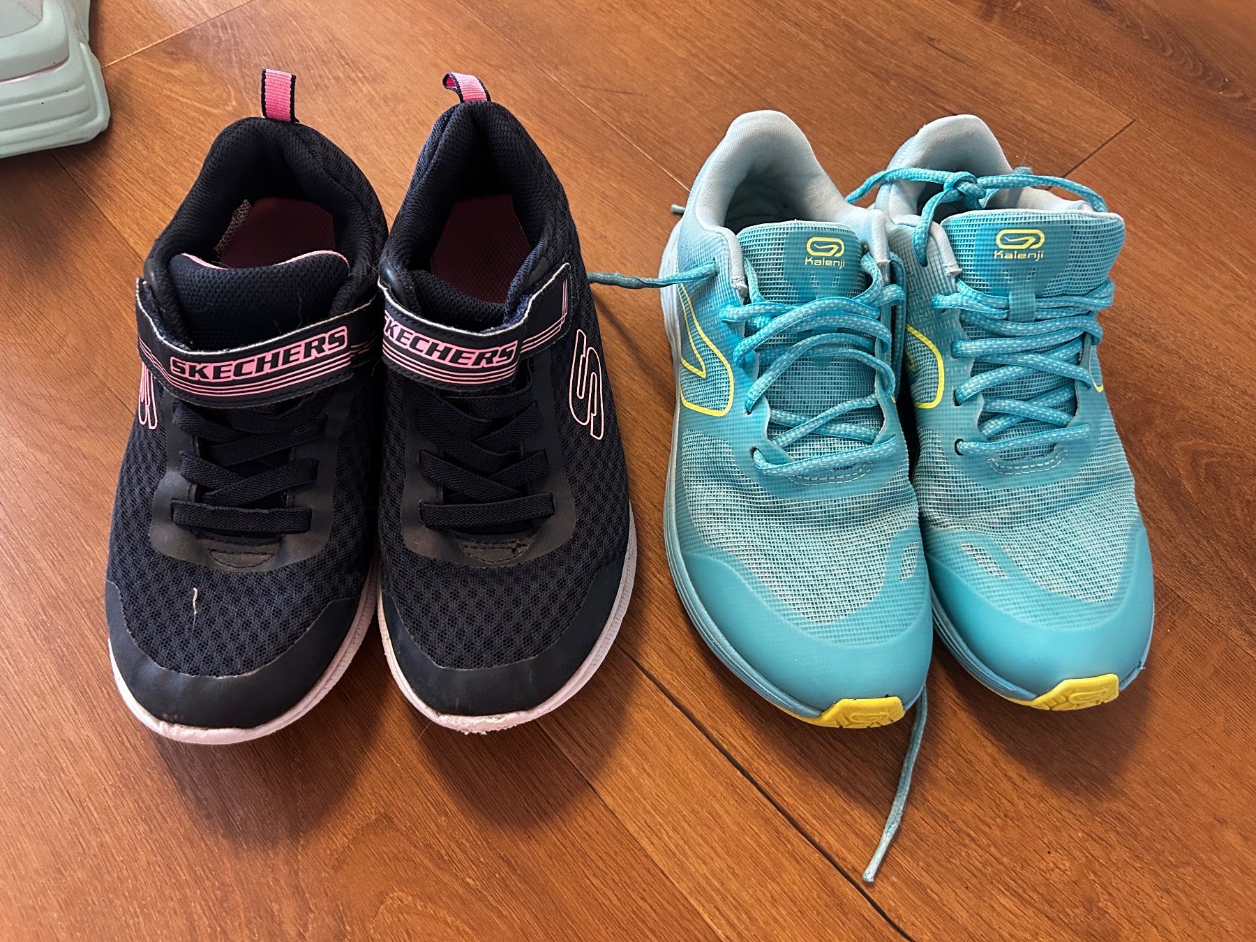 Skechers Scarpe per ragazze: 2 Paar Schuhe Sneakers Gr 36 – Usato da Regensdorf venduto da Spyke55