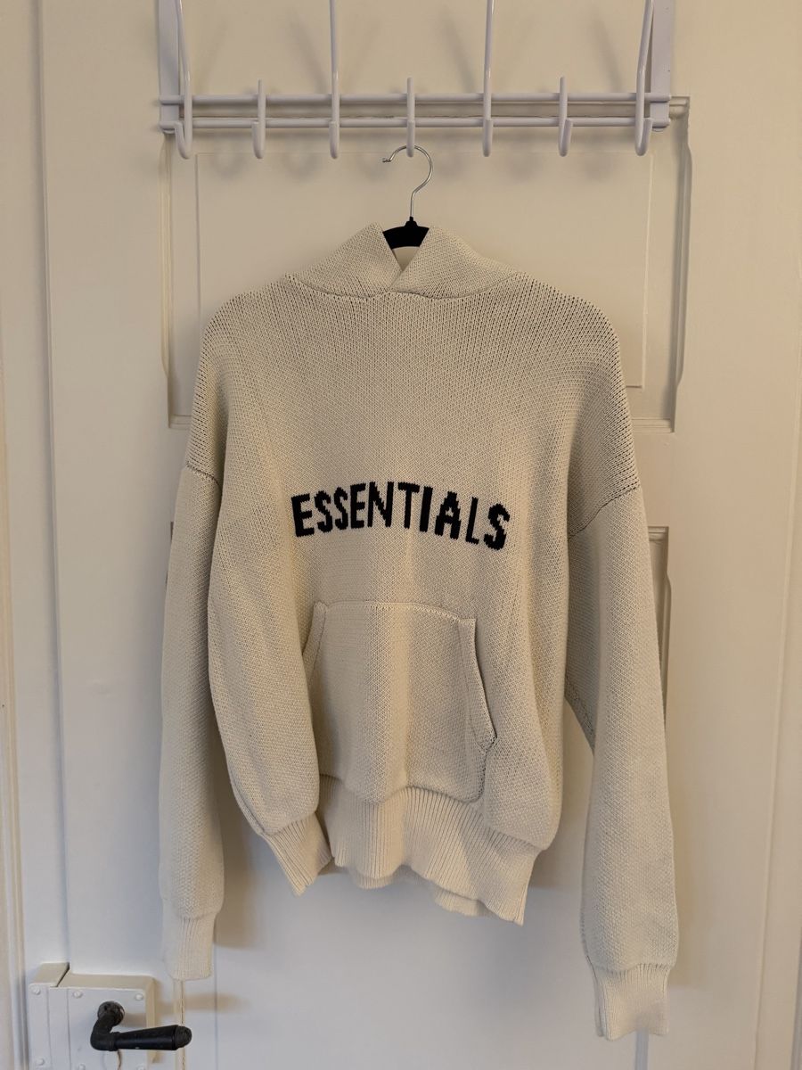 Pullover & Sweatshirts: Strickpullover FG Essentials beige Grösse XS guter Zustand – Gebraucht aus Basel von LiMePe21