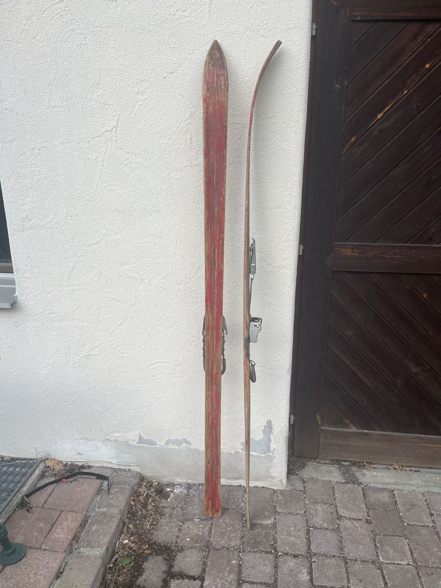 Skis: Antike Holzskis – Gebraucht aus Besenbüren von Saikilosos 4
