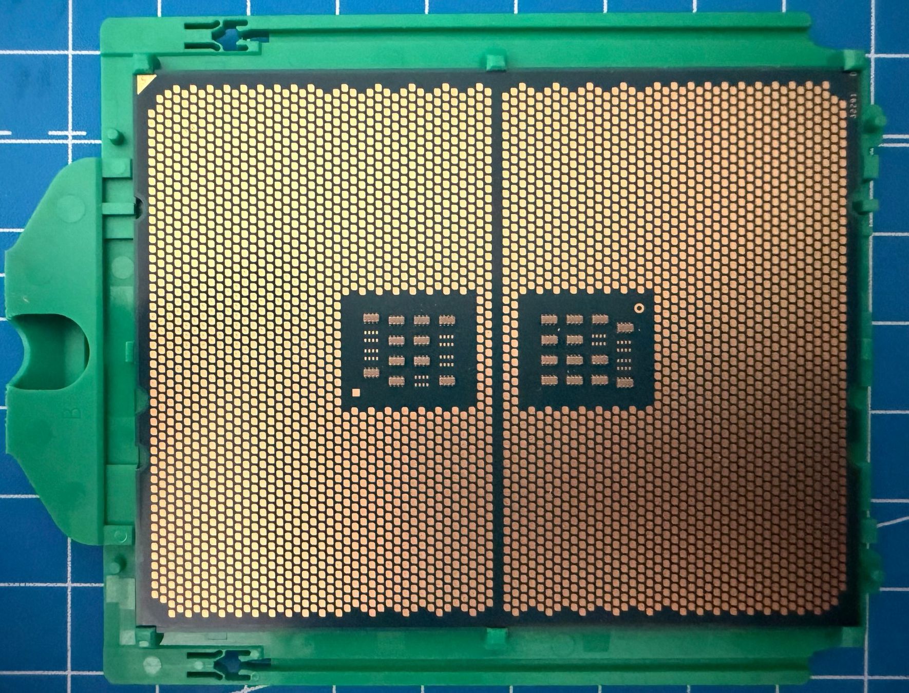 Amd Composants électroniques: AMD EPYC 7232P CPU – D'occasion à Münchenstein par eitopomar 1