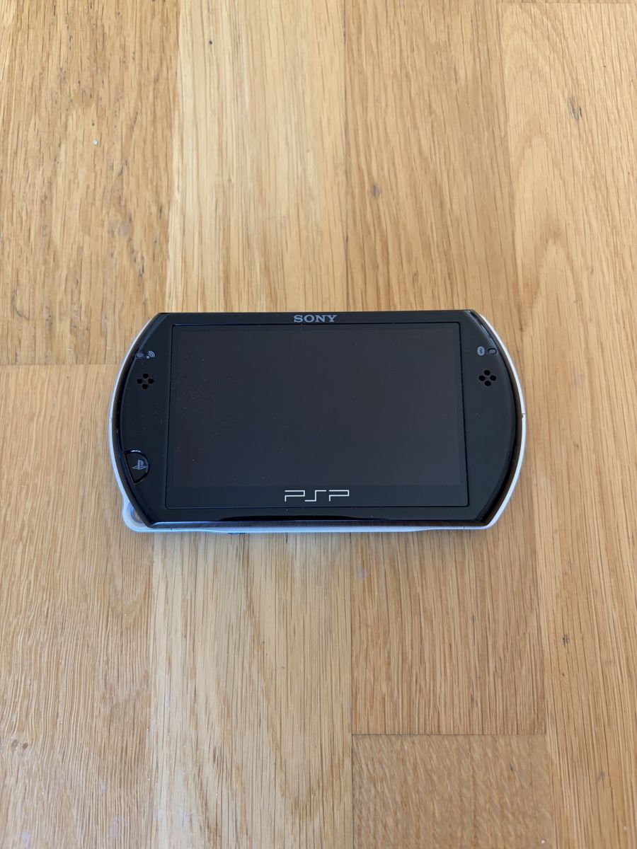 Sony Consoles: PSP Go – D'occasion à Regensdorf par WetTowel42