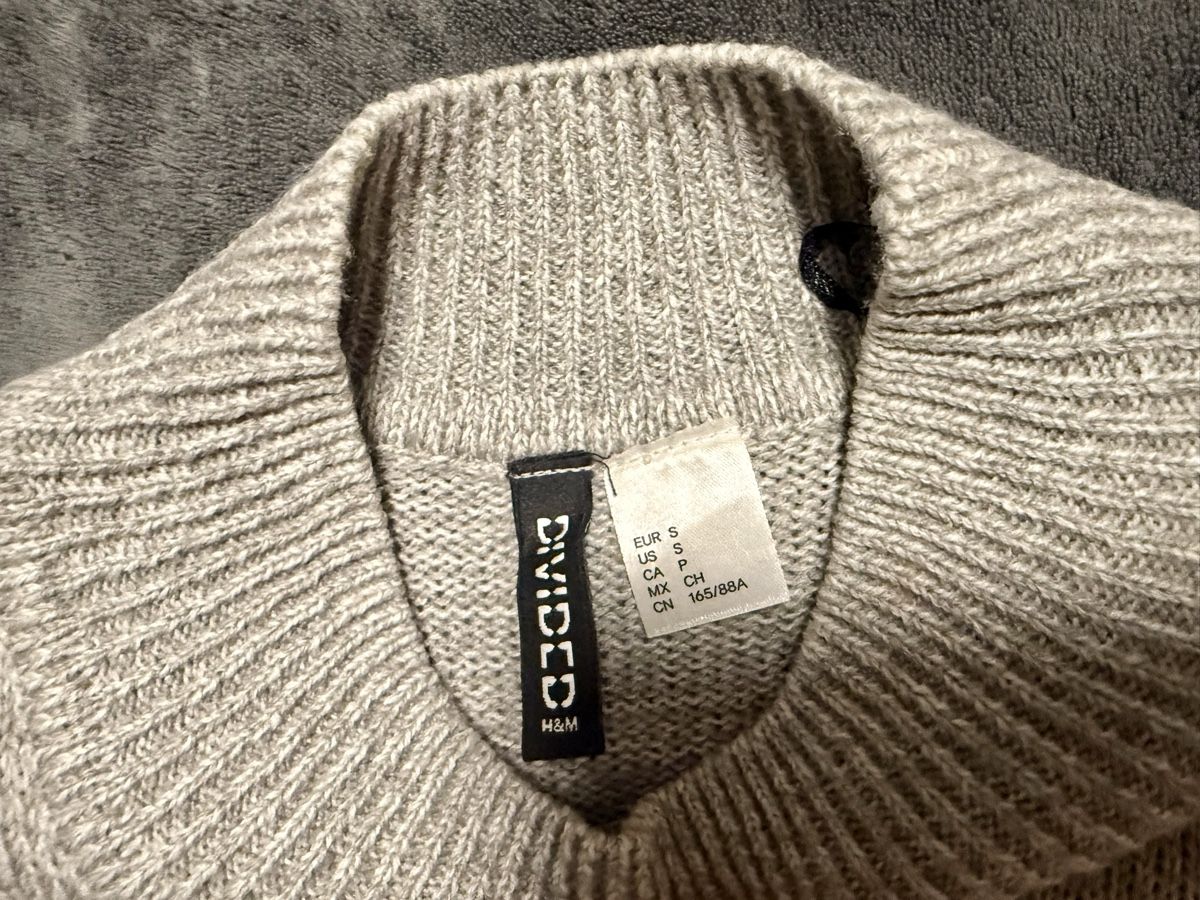 H&M Pullover & Sweatshirts: Pullover von H&M grau   – Neu (gemäss Beschreibung) aus Wangs von Yudi_27