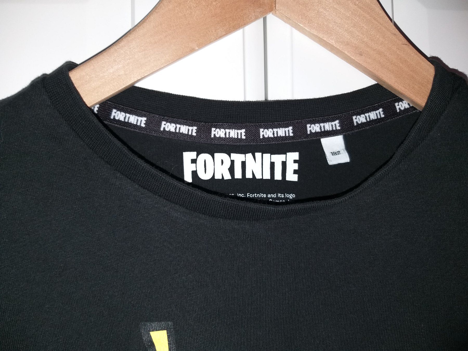 Pullover & Sweatshirts: FORTNITE Pullover taille / Grosse 182 – Gebraucht aus Cossonay-ville von Super-Price-Quality 1