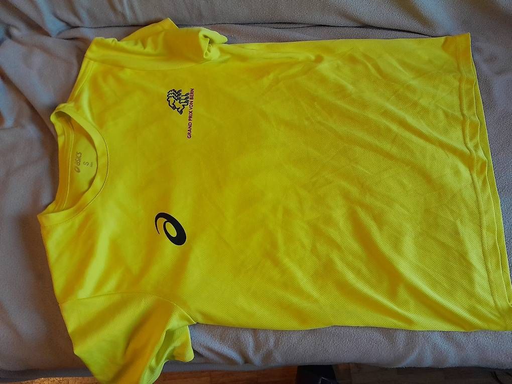 Canottiere & Pantaloni: 3 Trikot gr. s – Usato da Ostermundigen venduto da deb1deb1 2
