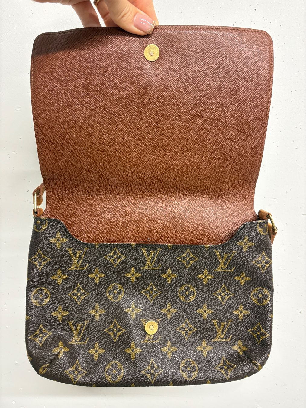 Louis Vuitton Taschen für Damen: Louis Vuitton Monogram Musette Tango Tasche braun – Neu (gemäss Beschreibung) aus Regensdorf von secondchancefashion 5