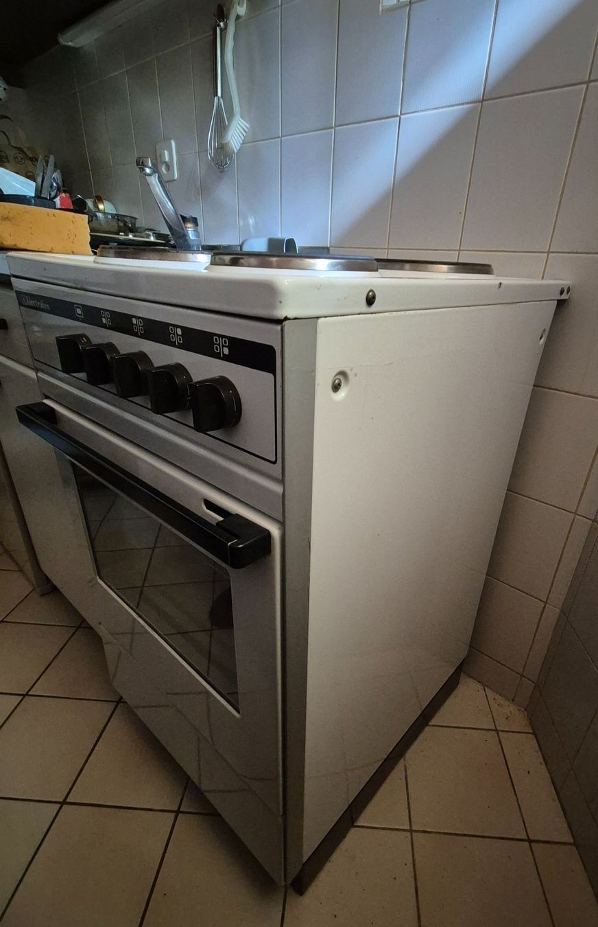 Electrolux Herde: Cuisinière électrique Electrolux fonctionnelle – Gebraucht aus Lausanne von mly_j8yp 1