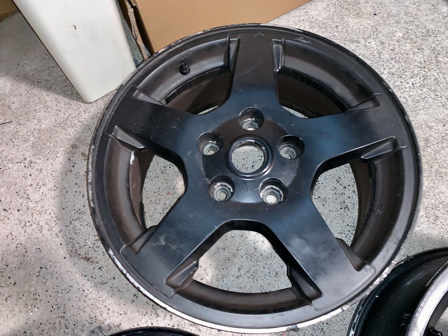 Jeep Pneus & Roues: Felgen mit 17. Radius – D'occasion à Berikon par iva_zk96 2