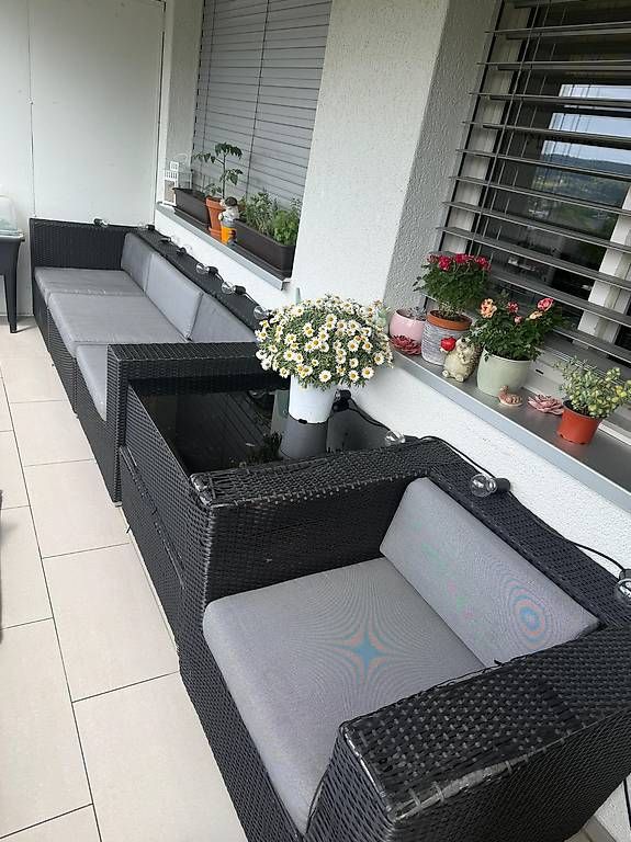 Divani: Gartenmöbel Sofa + Sitz + Tisch mit Polster - gratis – Usato da Reinach AG venduto da N54