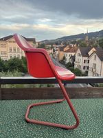 Designerstuhl rot Metallgestell Gebrauchsspuren 43x54x78cm
