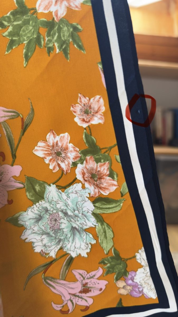 Foulard & Sciarpe: Foulard Carré Halstuch Fleuri 54x54 – Usato da Vuippens venduto da Anna_as 3