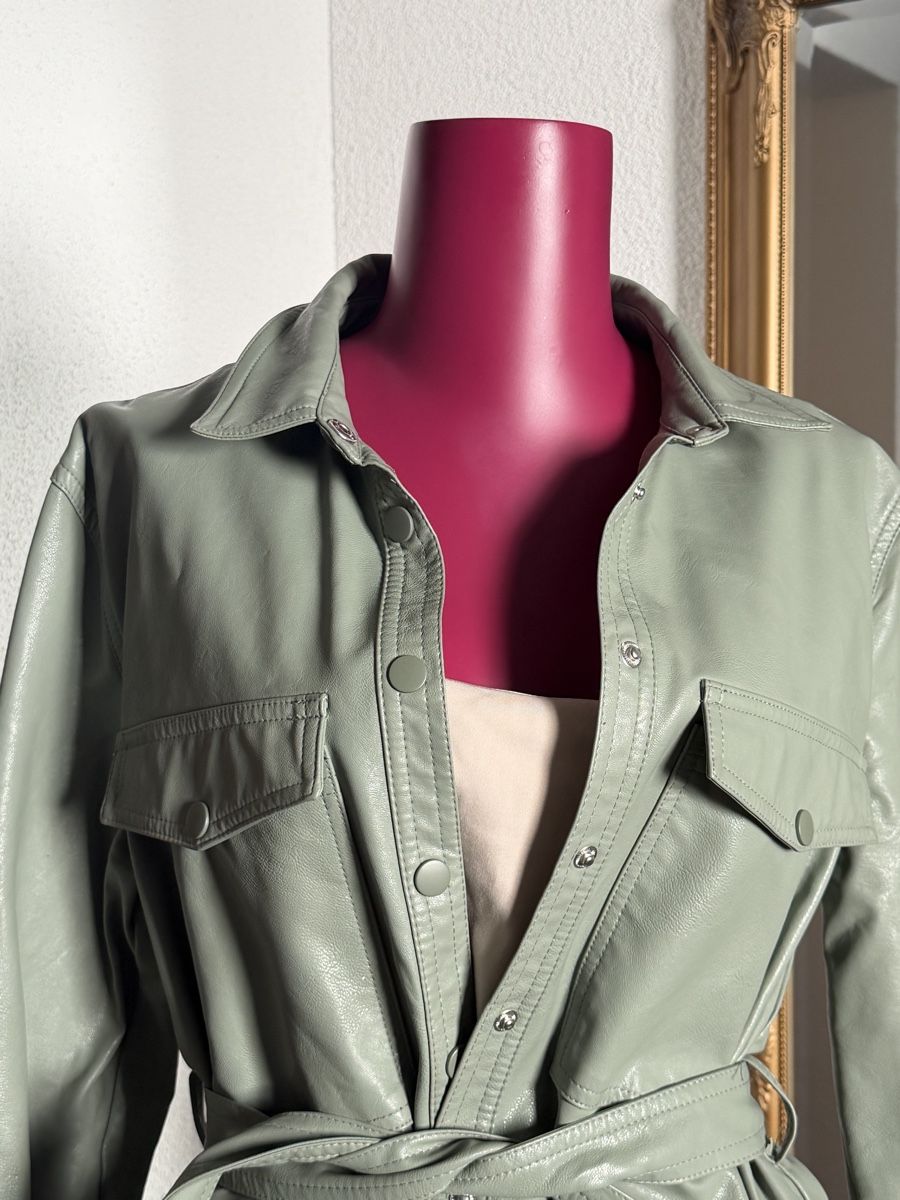 Stradivarius Giacche: Trendige Kunstleder Jacke – Nuovo (secondo la descrizione) da Niederuzwil venduto da Lisascloset 1