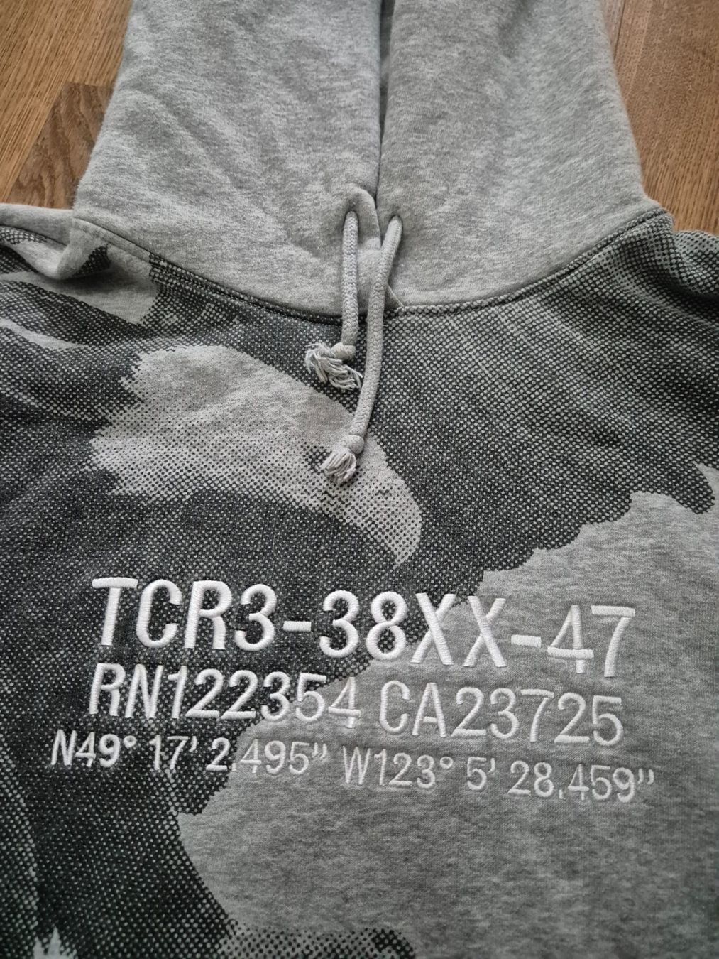 Maglioni & Felpe: Hoodie from TNA – Usato da Zürich venduto da monadiederich 1