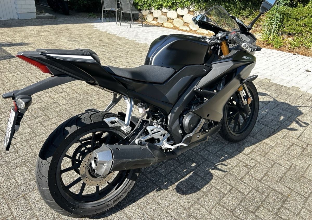Yamaha Strada: Yamaha YZF125-A – Usato da Bottmingen venduto da lia_bb87 1