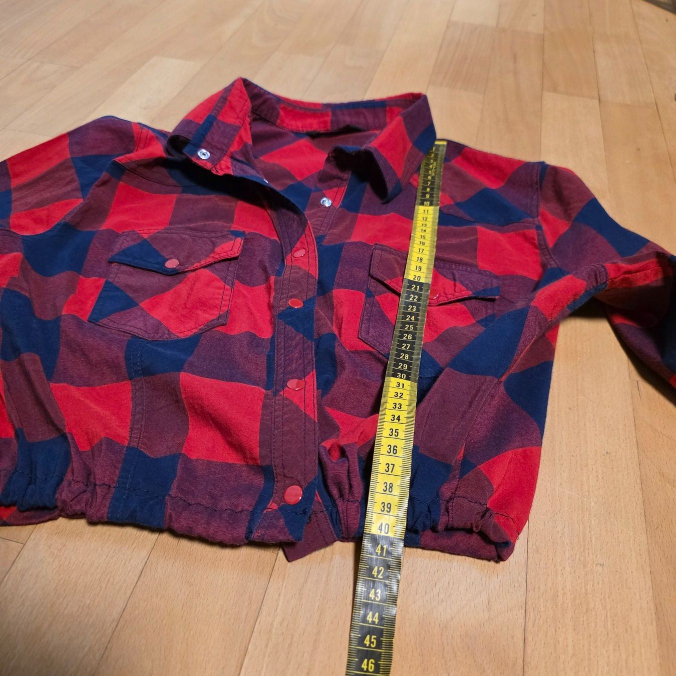 Blusen: Karierte Crop Bluse rot blau S/M – Gebraucht aus Wald ZH von CapLux 2