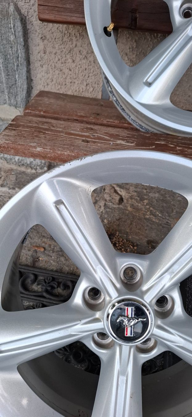 Ford Cerchioni: Cerchi originali Ford Mustang – Usato da Minusio venduto da cip_yby5 9