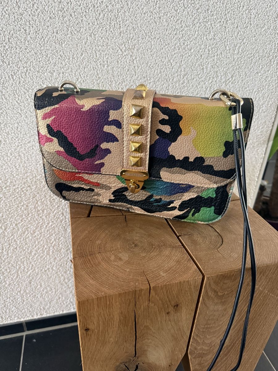 Valentino Taschen für Damen: Spezielle Clutch/Tasche – Gebraucht aus Sirnach von sirni