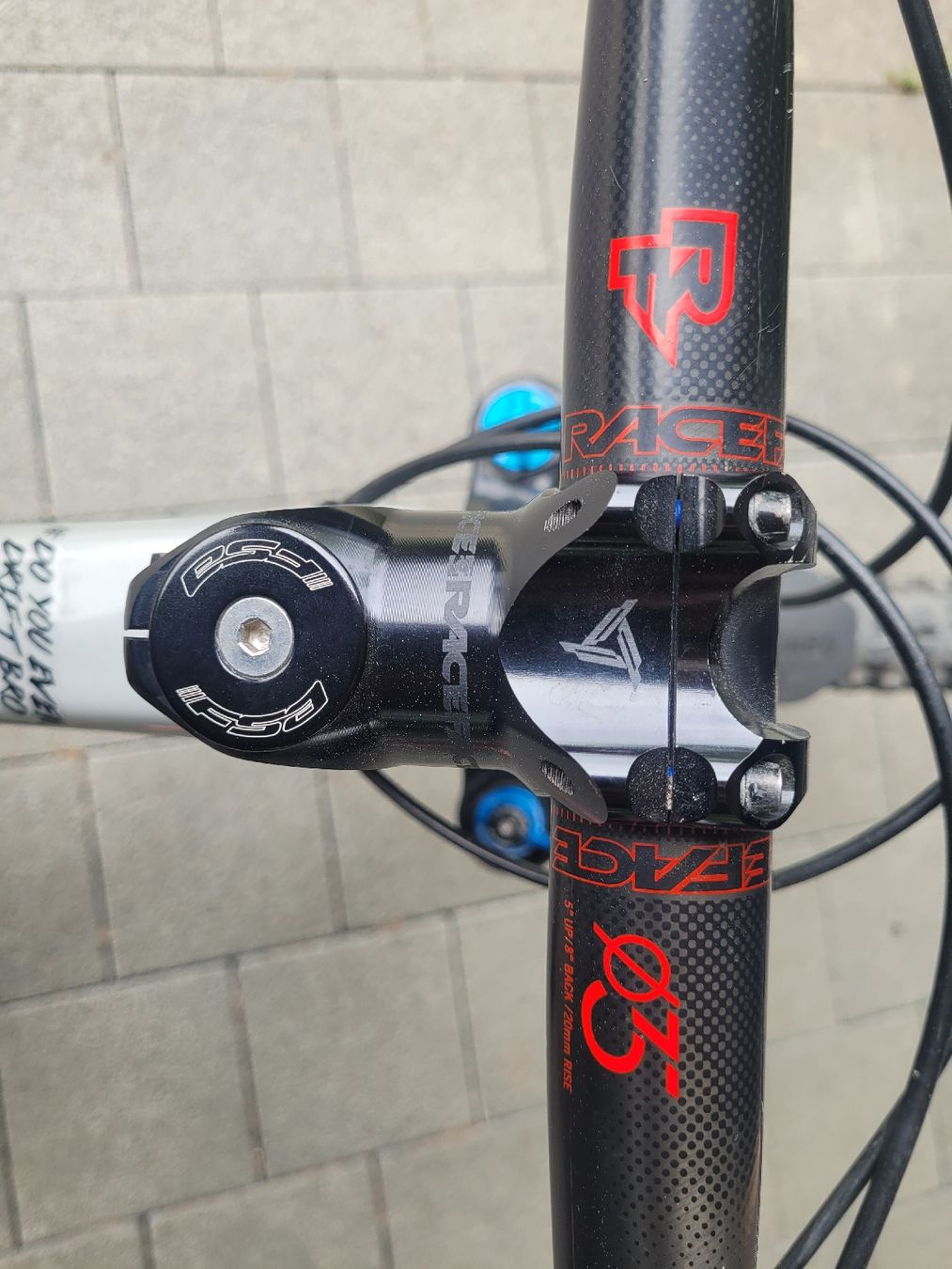 Rocky Mountain Bicycles Velos: Rocky Mountain Altitude Carbon 90 2018 – Gebraucht aus Vallamand von meersou 8