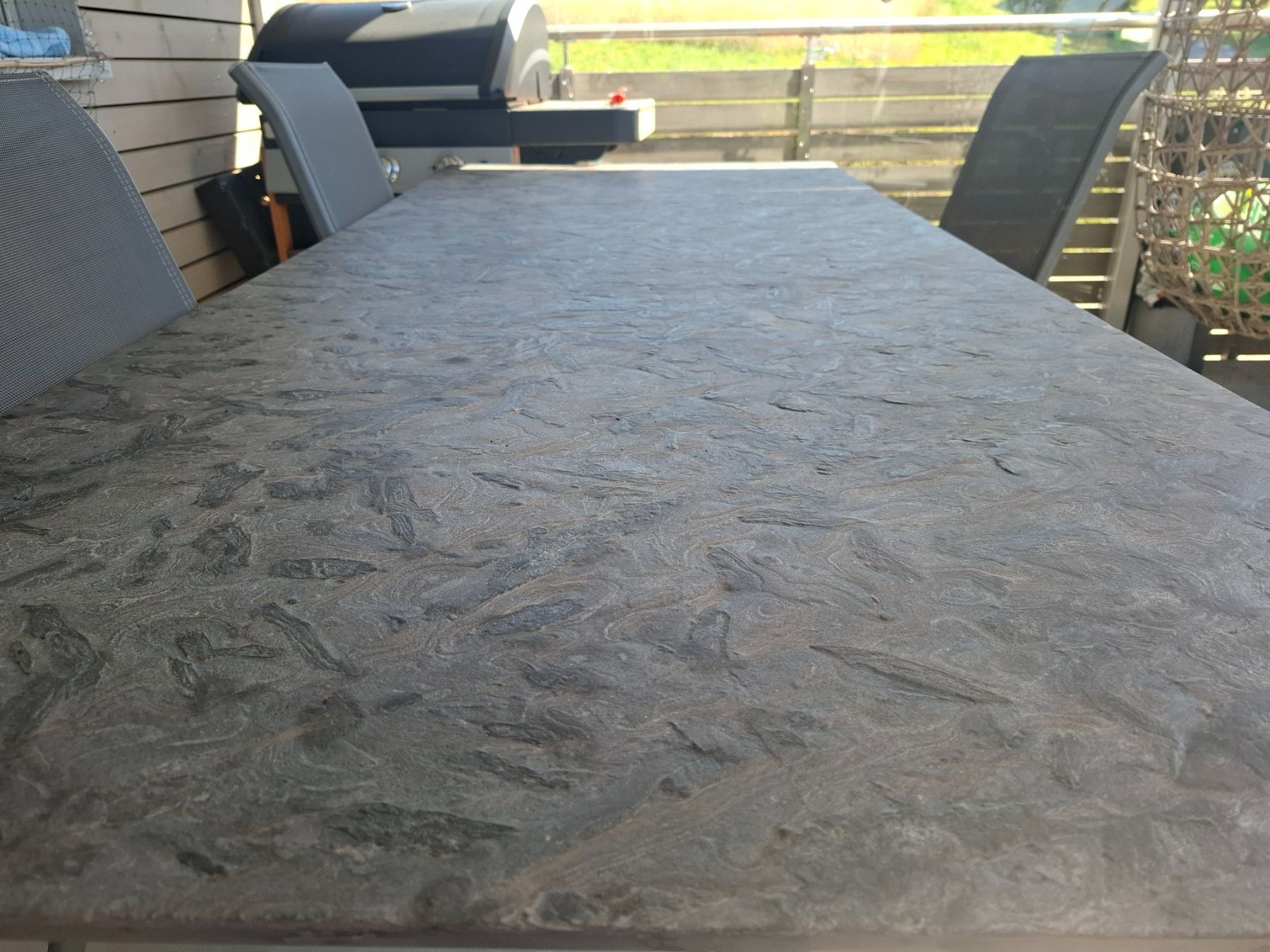Tische: Granittisch mit Edelstahlgerüst 204x90cm – Gebraucht aus Berikon von Hakumamatata1234 5