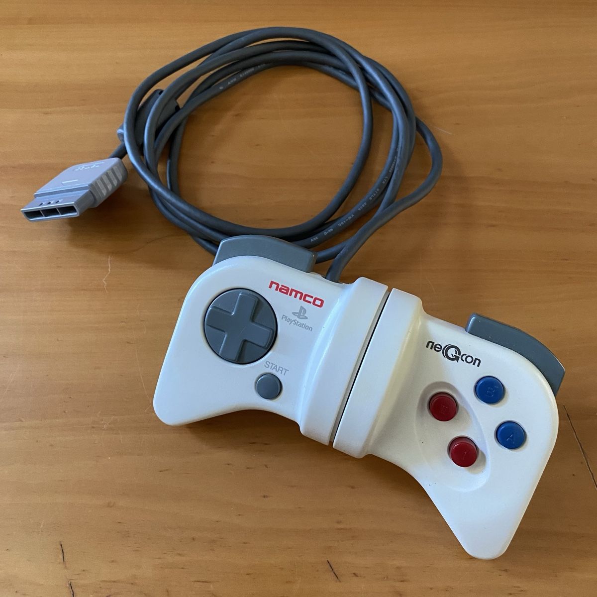 Sony Manettes: Namco NeGcon Controller PlayStation Retro Gaming – D'occasion à Matzingen par RottenApple
