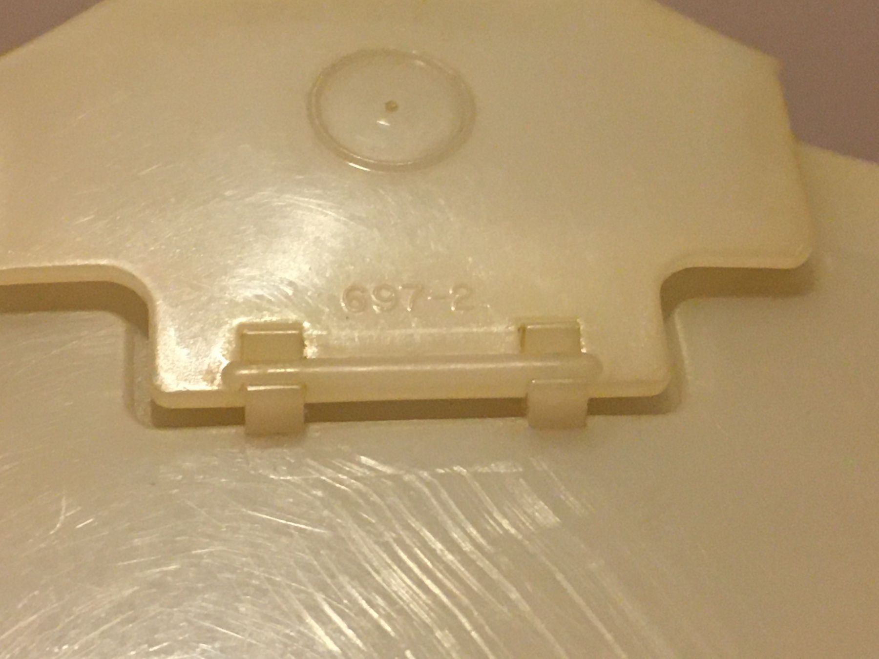 Tupperware Contenitori & Simili: Tupperware - Deckel, weiss, rund 17.5 cm, 696-2 – Usato da Luzern venduto da Jiggy_8898 4