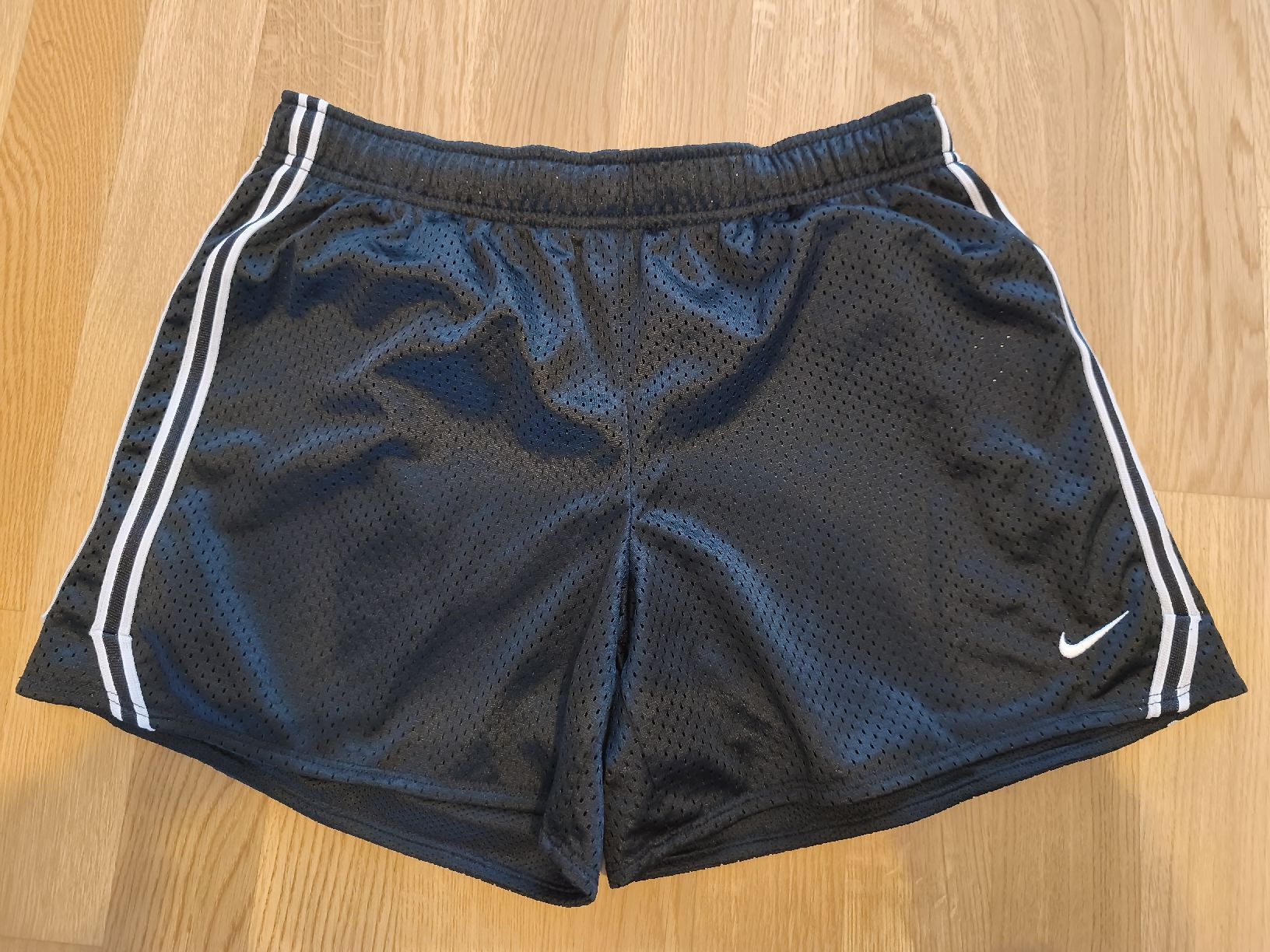 Nike Pantaloni: Nike Sport Shorts Gr. XL – Usato da Näfels venduto da ChocolateMuffin
