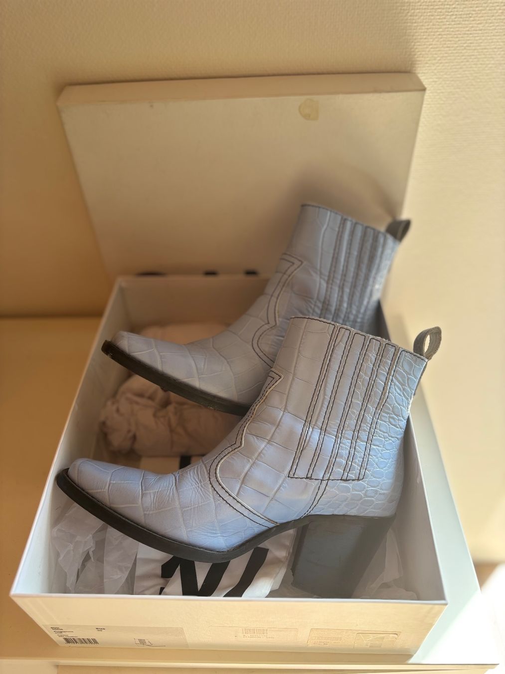 Ganni Scarpe da donna: 100% Ganni - Stiefelette Hellblau – Usato da Weinfelden venduto da stella79 2