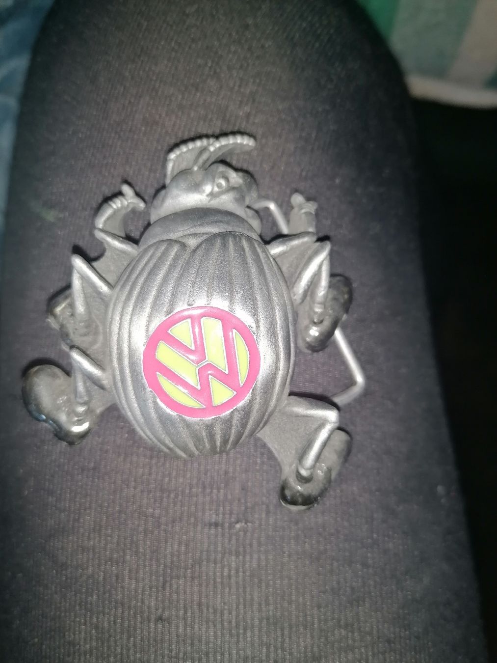 Gürtelschnallen: Gürtelschnalle Käfer mit VW Logo  Käfer – Neu (gemäss Beschreibung) aus Boniswil von 1988liringreen