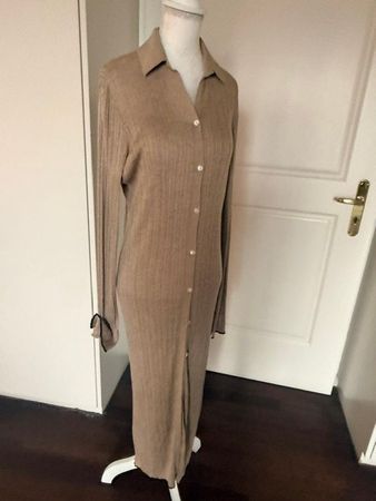 Strickkleid camel gerippt mit Knopfleiste nie getragen
