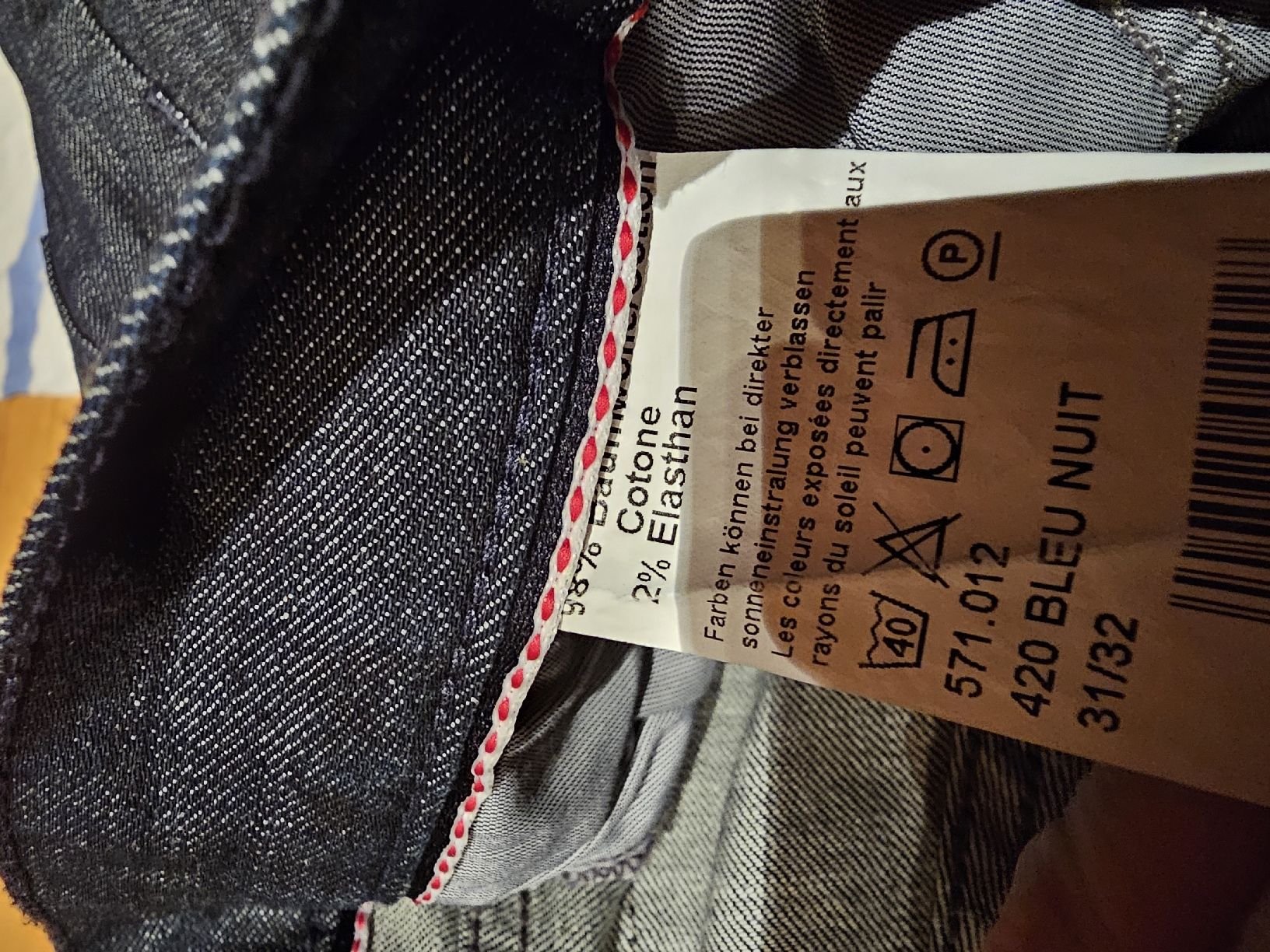 Pantaloni: regular fit jeans mit Shirt gr.M – Usato da Ferden venduto da jemyce 2