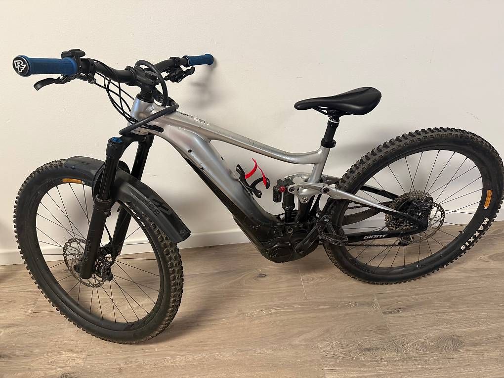 Giant Velos: E-Mountainbike Giant – Gebraucht aus Tannay von PietU64
