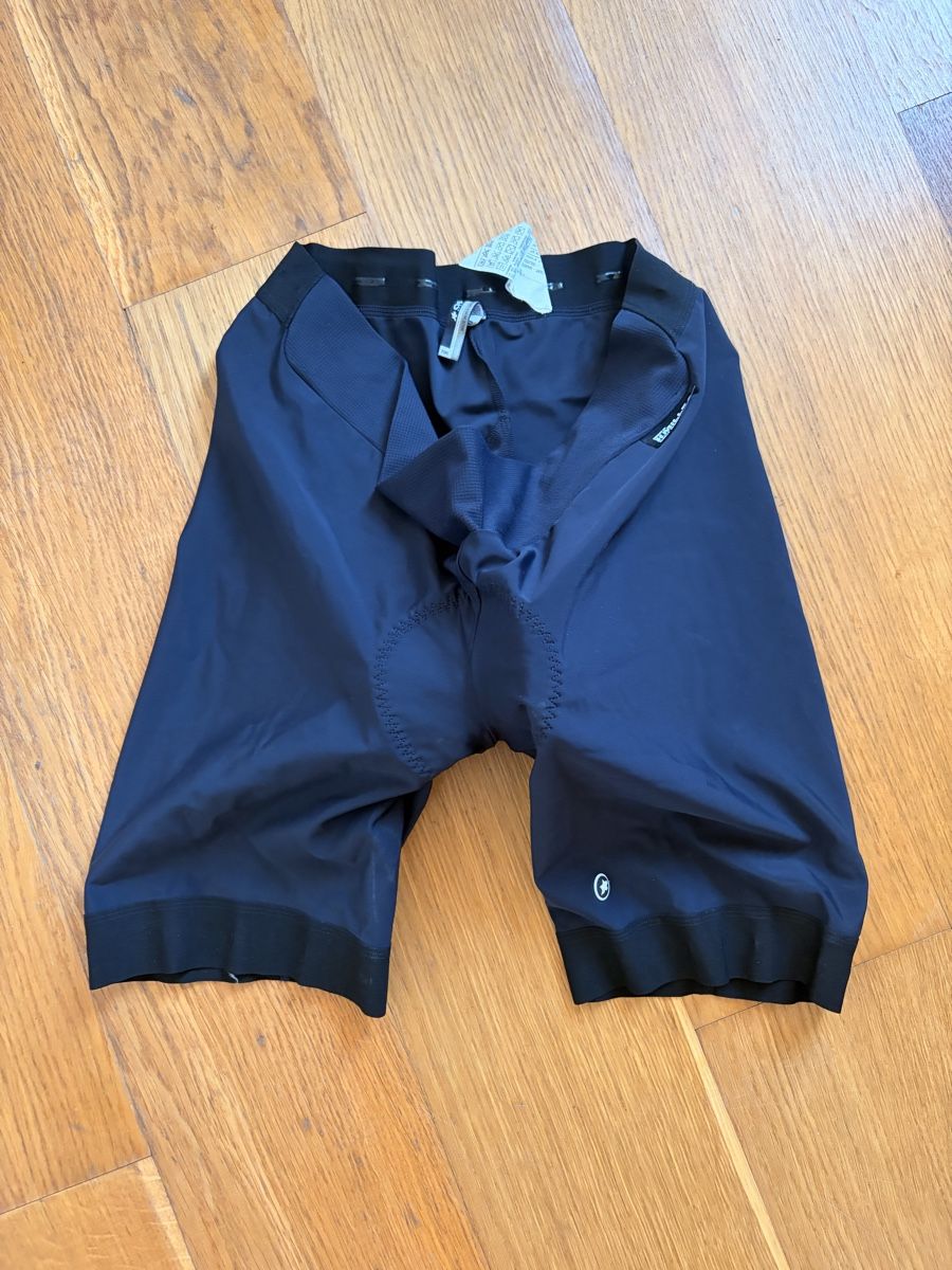 Assos Hosen: Assos short  – Gebraucht aus Biel/Bienne von ArnaudLatscha