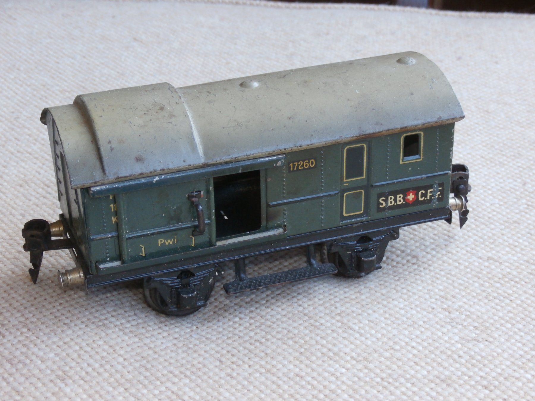 Märklin Modellini di ferrovie: Märklin Spur 0 SBB CFF Gepäckwagen – Usato da Zürich venduto da tiburzio 1