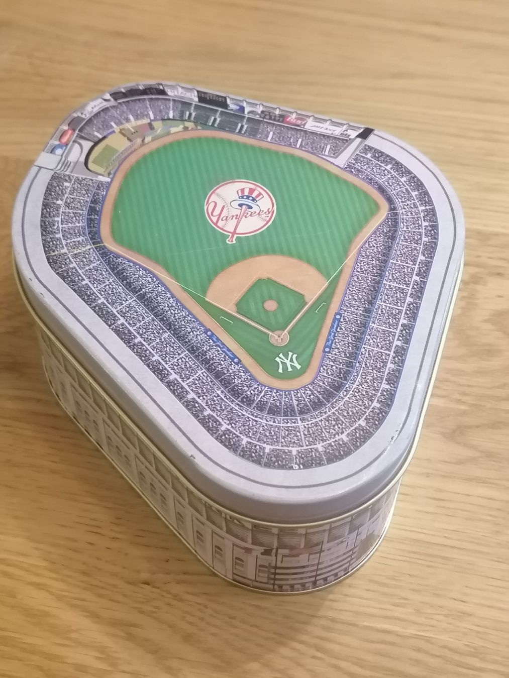 Autres décorations & accessoires: Yankee Stadium Blechdose - Stadia Tins - – D'occasion à Basel par vintagecollector