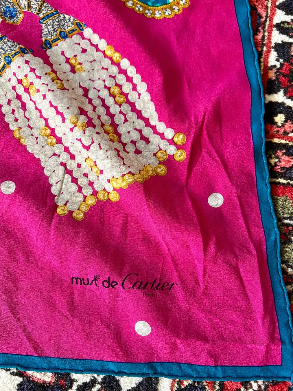 Cartier Foulard & Sciarpe: Foulard von Must de Cartier, Seide – Usato da Biel/Bienne venduto da Girasole232 1
