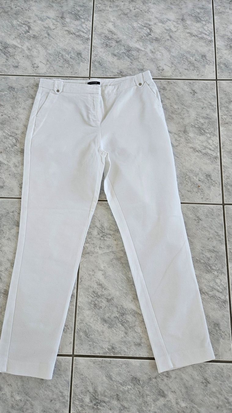 Hosen: Weisse Hose Gr. 40 Sommerhose – Gebraucht aus Gossau ZH von fashiontwo