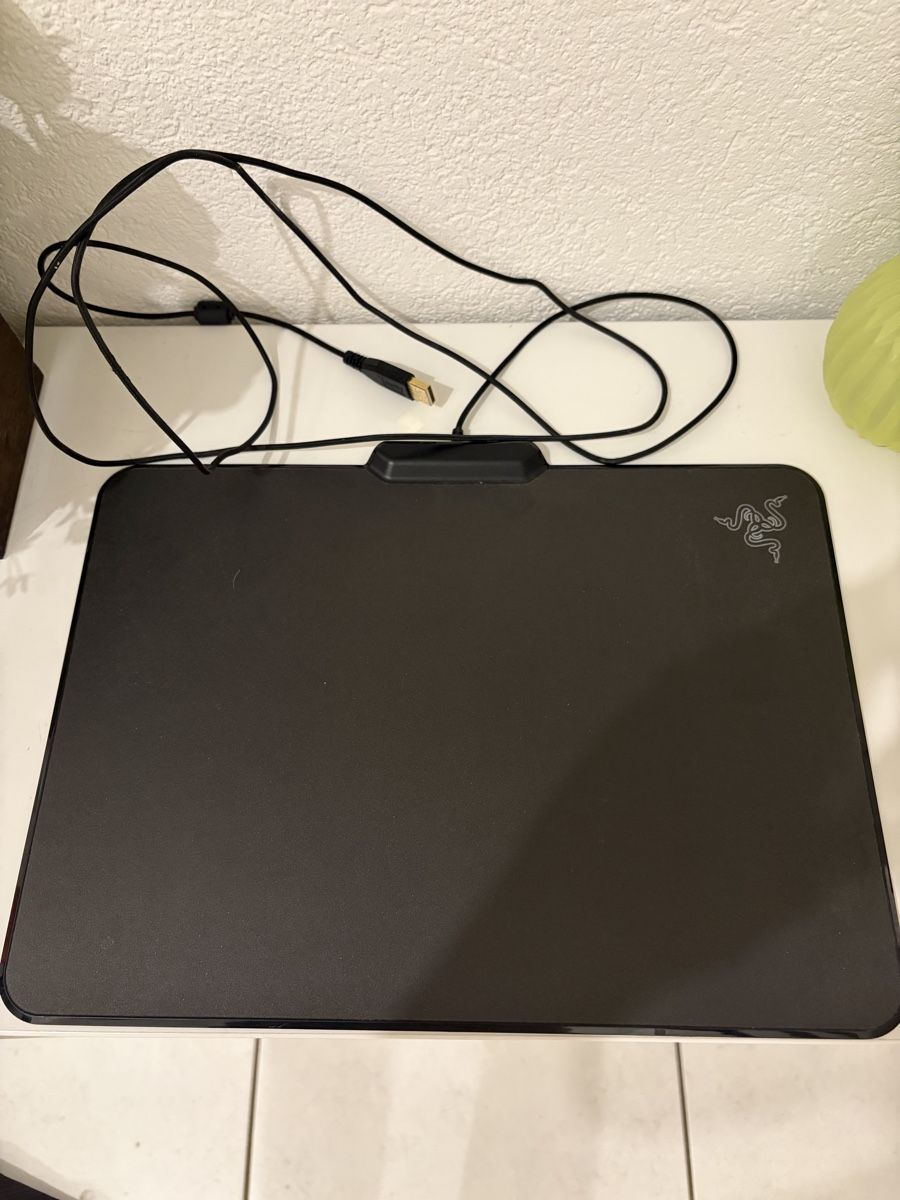 Razer Tappetini per mouse: Razer Firefly V1 LED Mouse Pad – Nuovo (secondo la descrizione) da Gümligen venduto da NicolasScheidegger