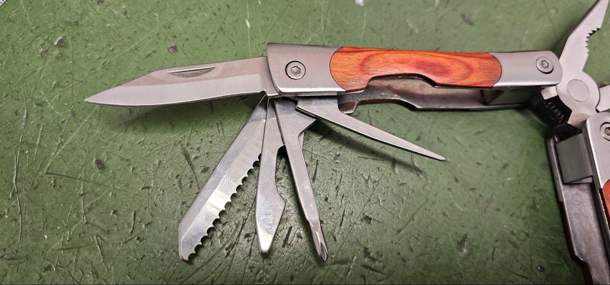Tutti gli attrezzi: Multitool mir Holzgschale, neuwertig – Usato da Burgdorf venduto da gbergler33 1
