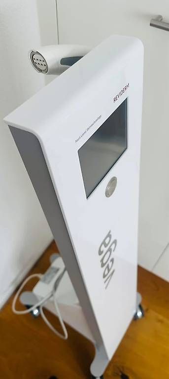 Appareils médicaux: VEGA Reviderm Radiofrequenz  – D'occasion à Netstal par Sheholli01 1