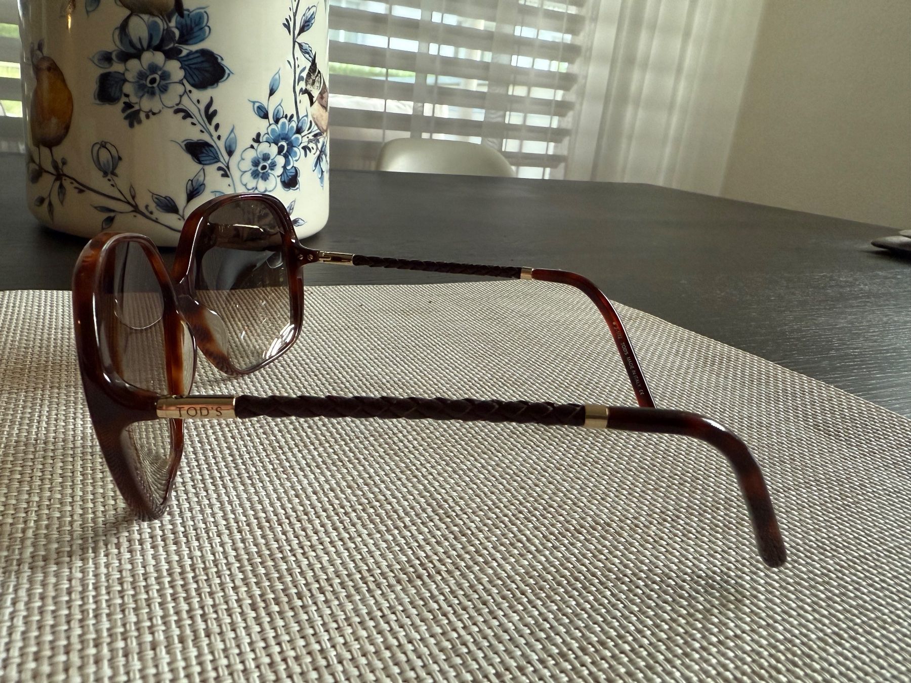 Tod'S Occhiali & Lenti: Tod’s Sonnenbrille mit Leder – Nuovo e nell'imballaggio originale da Kilchberg ZH venduto da SVDV 2
