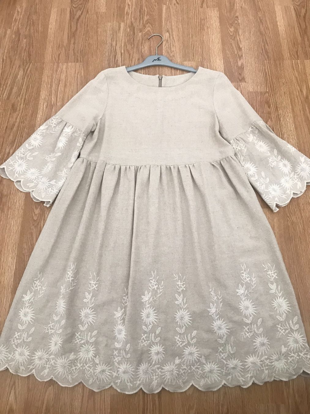 Kleider: Robe en lin/ Leinenkleid/ Vestito in lino – Neu und originalverpackt aus Fribourg von SD1910
