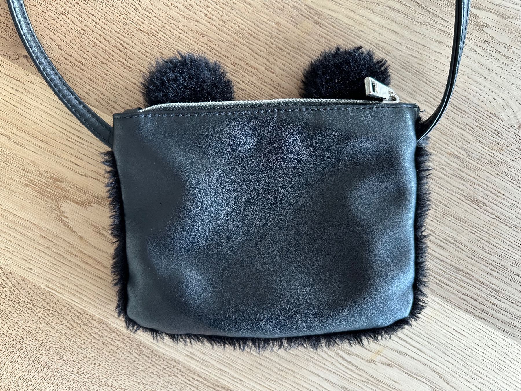 Borse & Zaini: 2 Wunderschöne Mädchen Handtaschen. Panda und Kirsche – Usato da Willisau venduto da mattu02 8