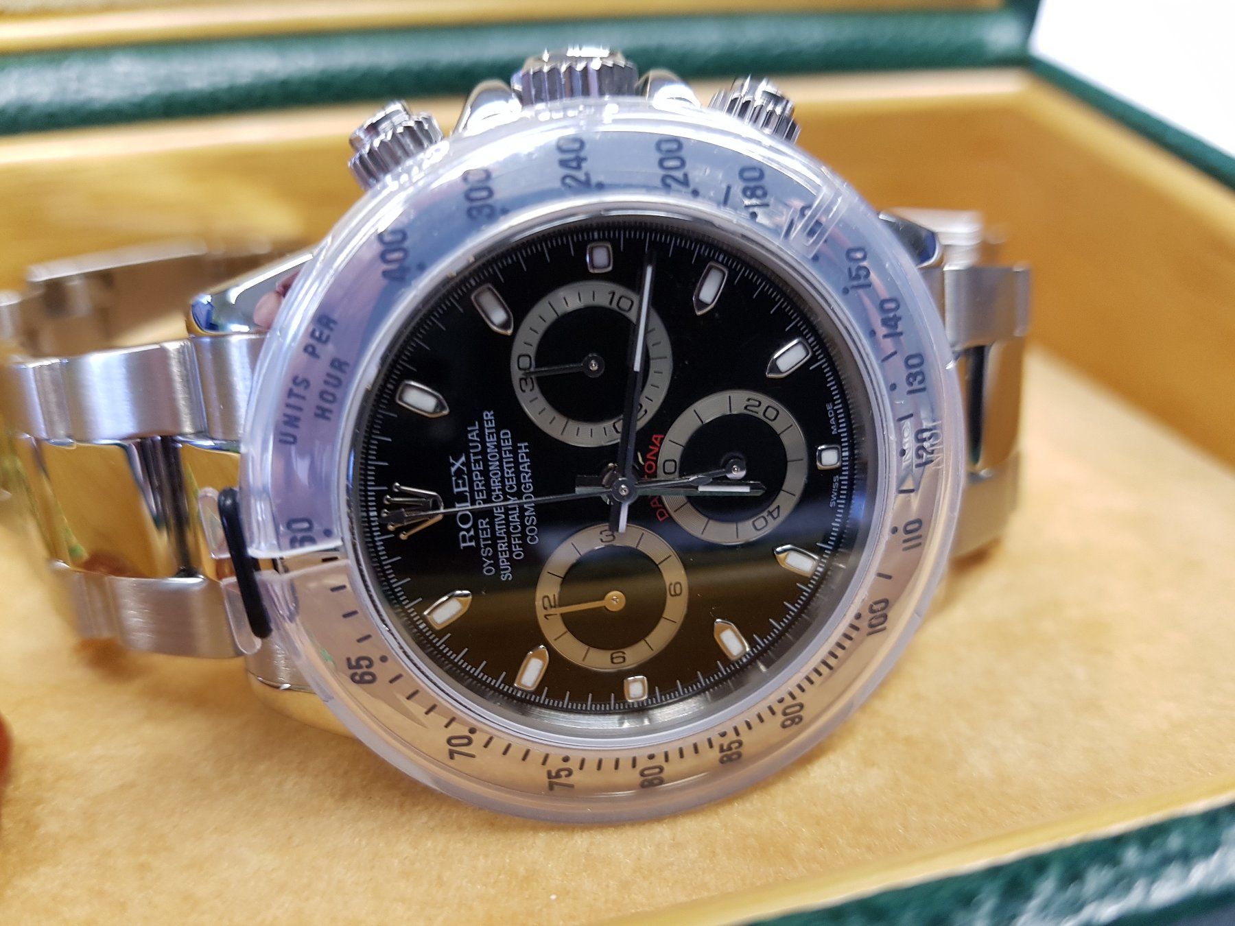 Rolex Orologi: Rolex Cosmograph Daytona - 116520 – Nuovo (secondo la descrizione) da Burgdorf venduto da Moonwalker