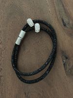 Schickes, schwarzes Armband mit Strass – neuwertig!