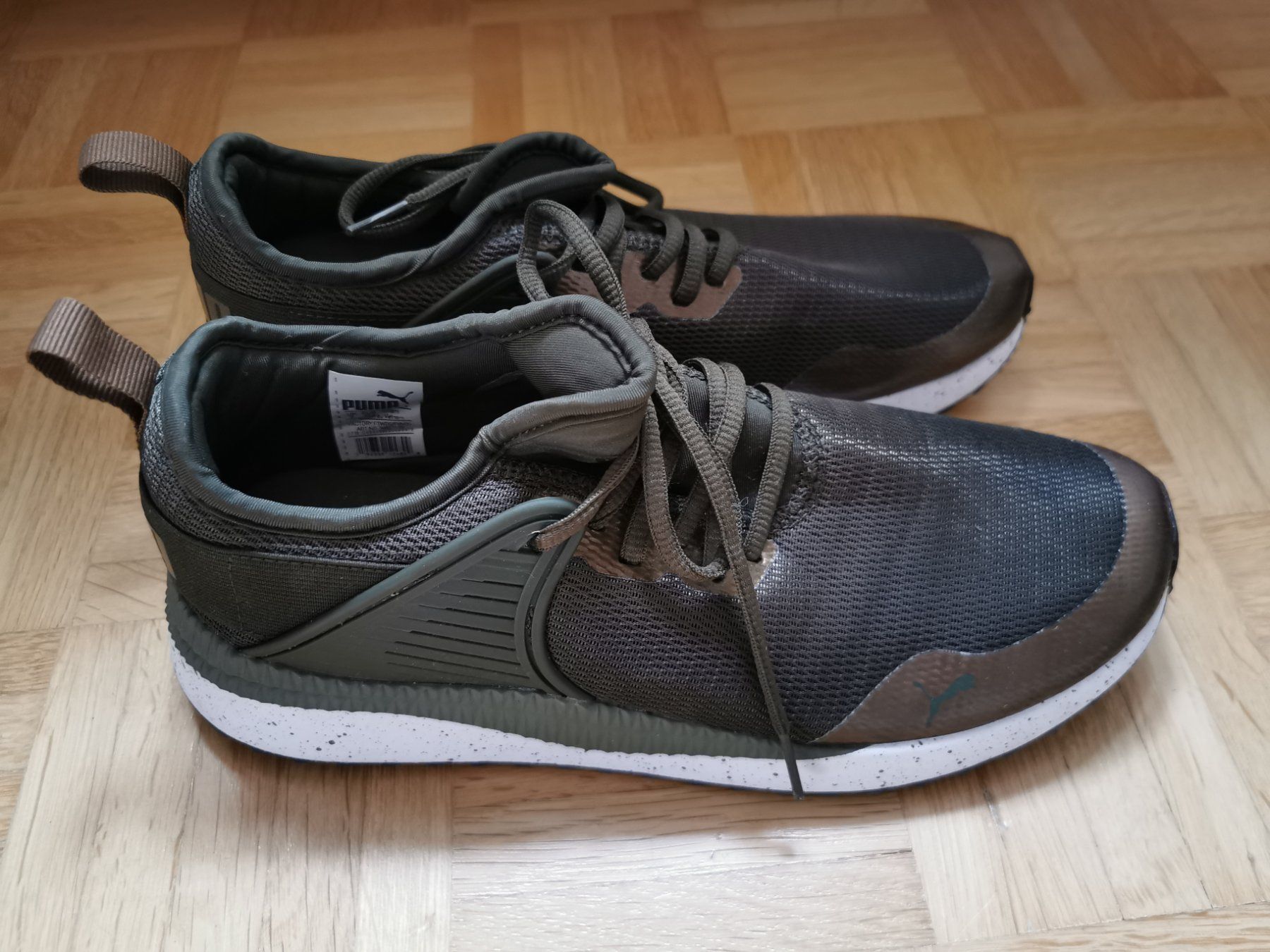 Puma Scarpe da donna: Turnschuhe Puma Gr. 40 1/2 – Usato da Stäfa venduto da flamingo_17