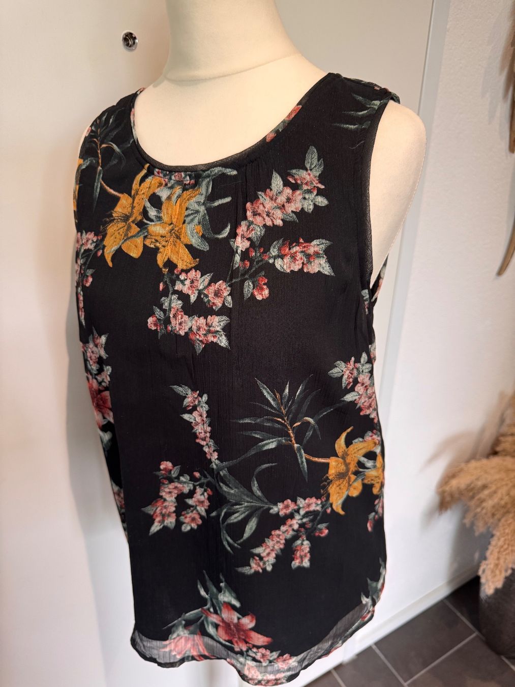 Vero Moda Camicette: Bluse Blüsli Vero Moda Gr. XS mit Blumenmuster – Usato da Rothrist venduto da Fondgruebe 3