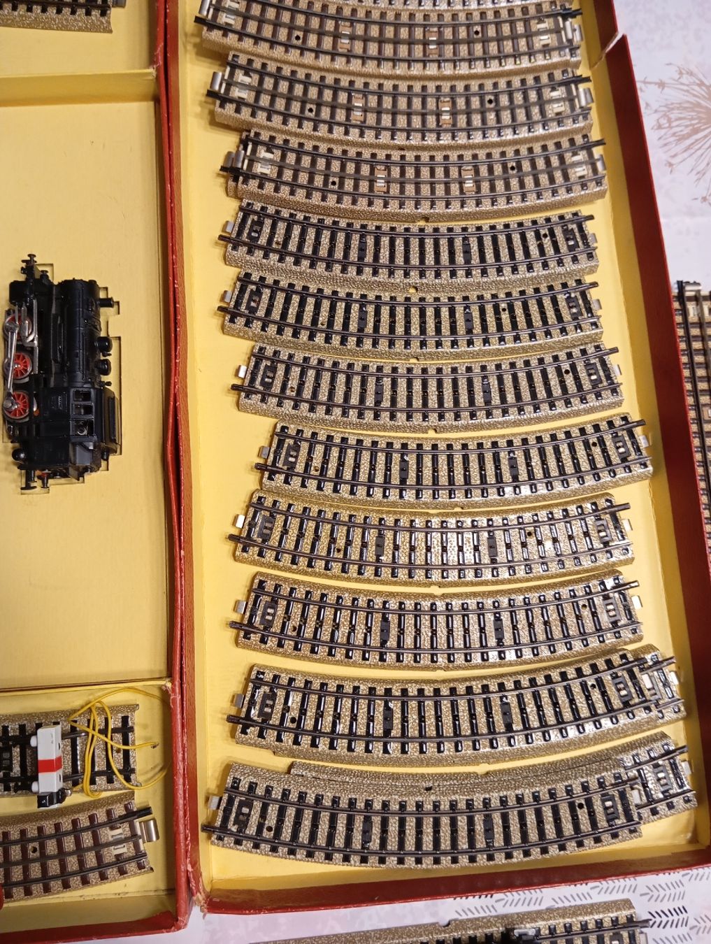 Märklin Modellini di ferrovie: divers pièces de train électrique Märklin – Usato da Reconvilier venduto da virus51 5