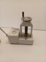 15to Hydraulikpresse für  FT-Ir-Anwendungen