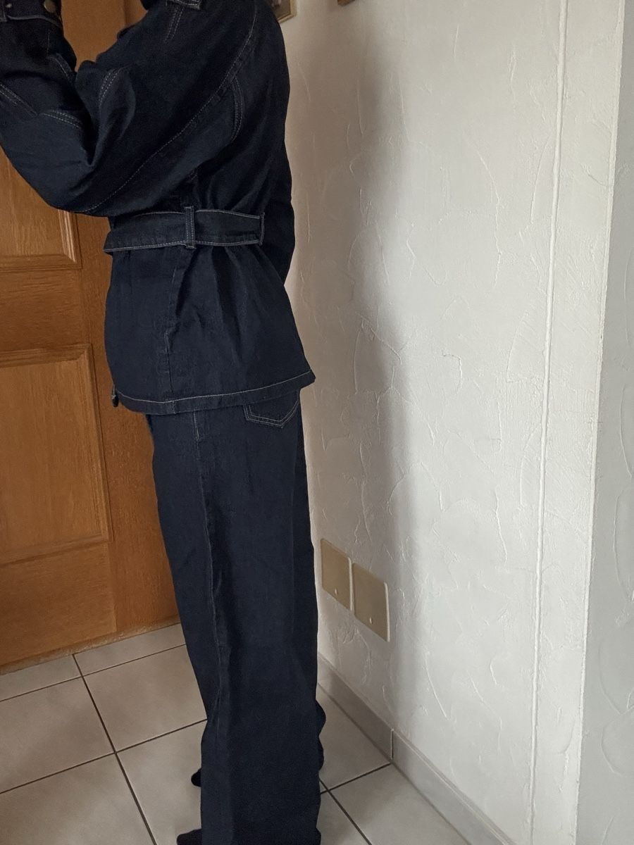 Completi & Tailleur: Jeans Zweiteiler mit Gürtel – Usato da Hergiswil NW venduto da kaufe_bei_kaufmann 2